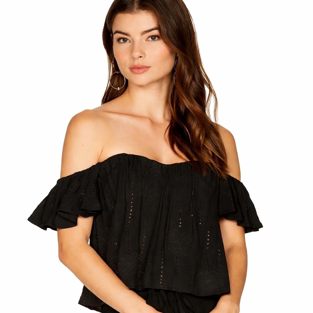 ASTR The Label | Amara Off-Shoulder Blouse | NWOT